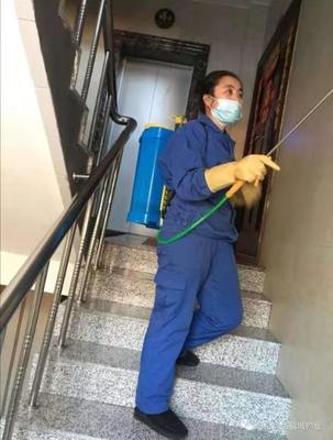 海倫小區疫情防控在行動 全面開展消毒服務